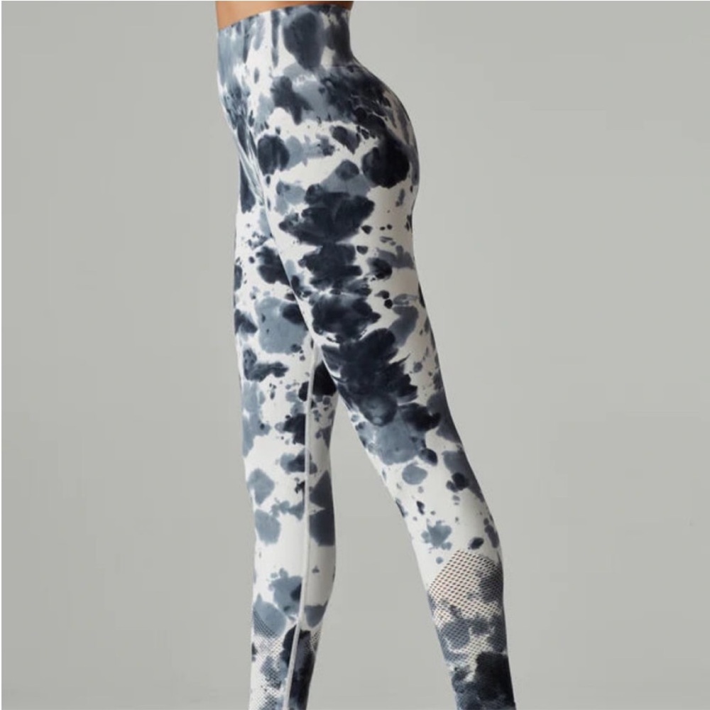 NWT Blanc Noir Infinity Hi Rise Workout Leggings.